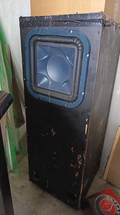 Бас каса за кола