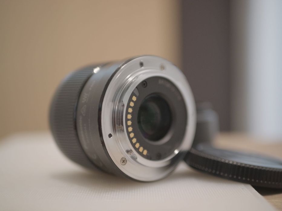 obiectiv Panasonic Lumix G 42.5mm f/1.7 ASPH. POWER O.I.S.
