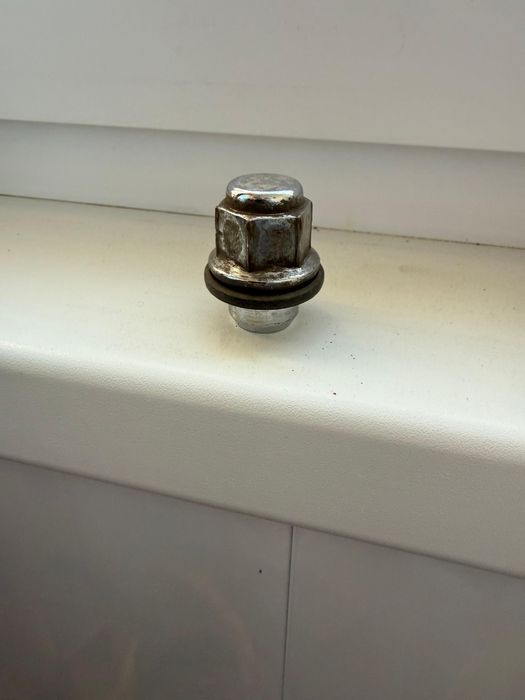 Продам гайки колёсные с тойота