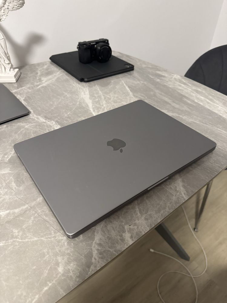 Macbook M1 Pro 16”, 512GB, 16GB RAM