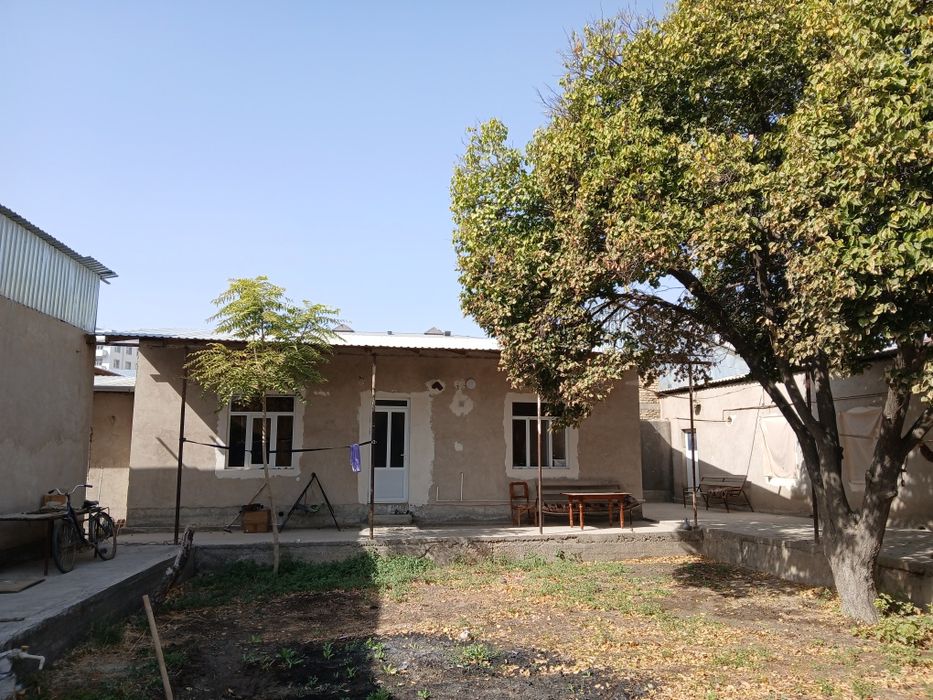 Uchastka sotiladi