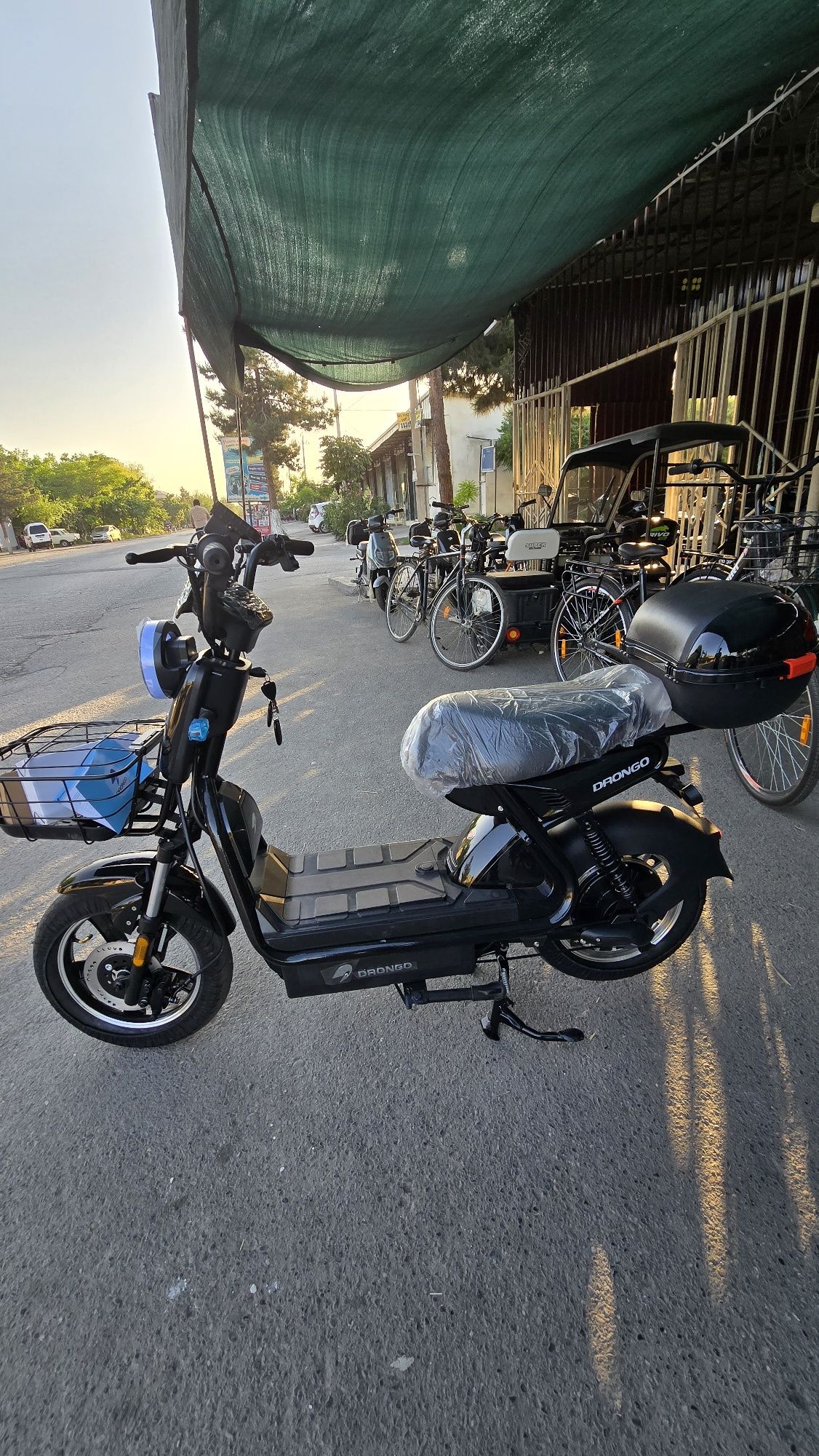 DRONGO JK tesla skuter