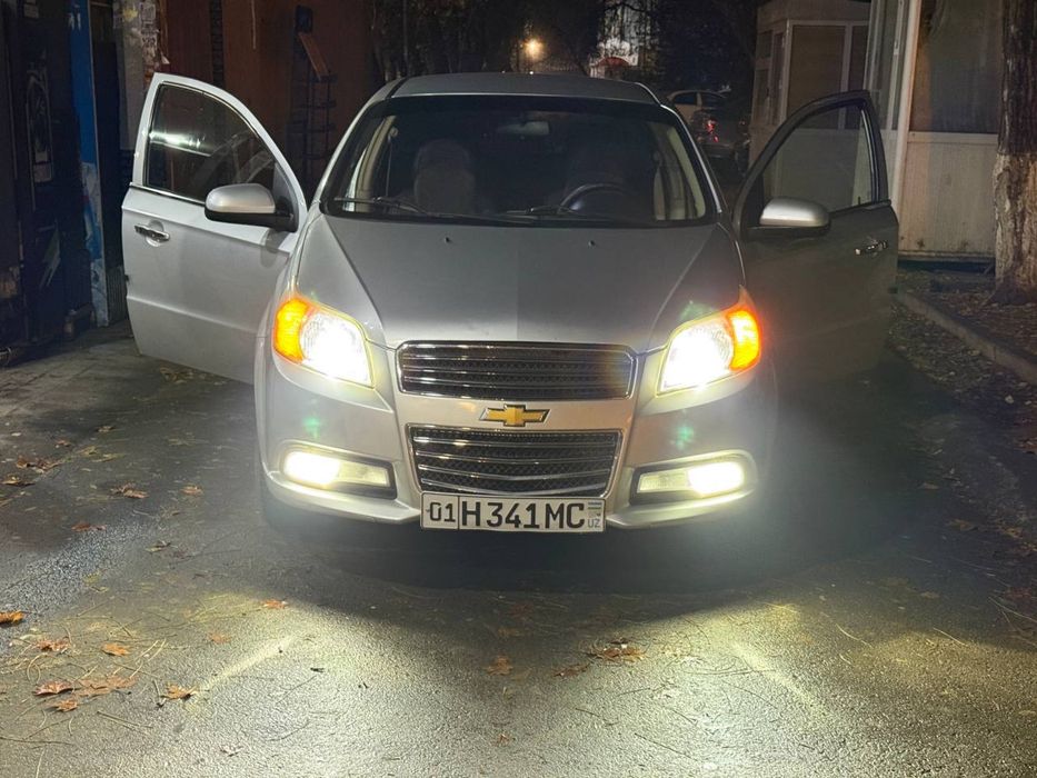 Nexia 3 avtomat srochna sotiladi