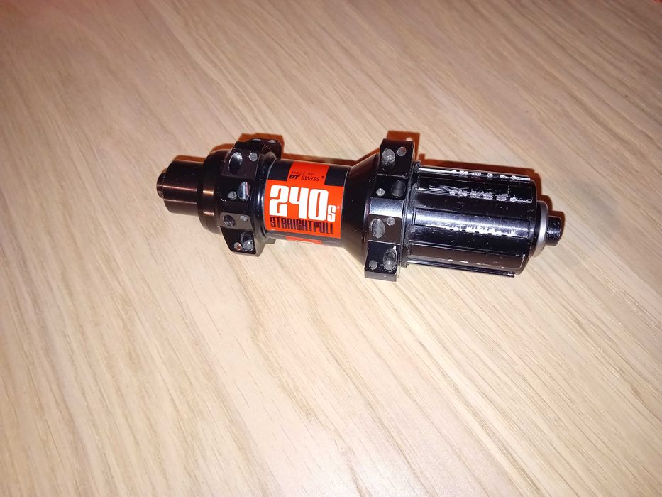 Задна главина DT Swiss 240s straightpull road