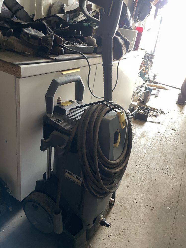 Поодам Karcher мойку