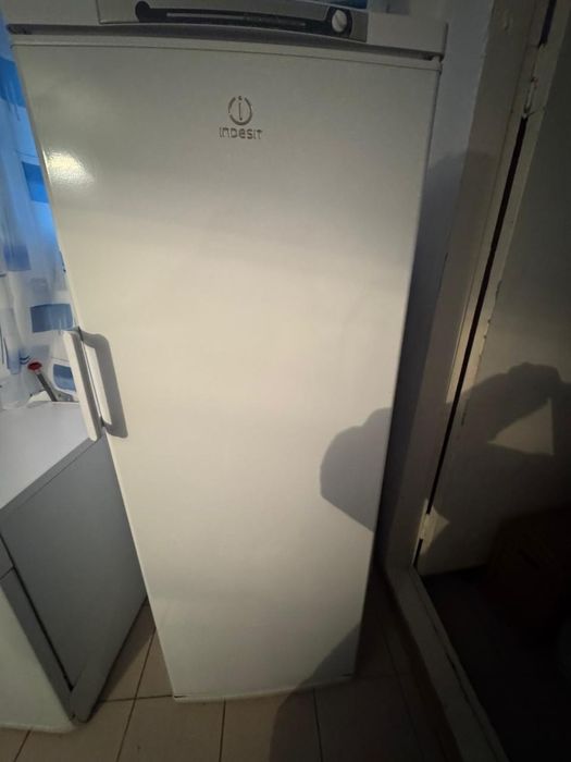 Морозильная камера Indesit