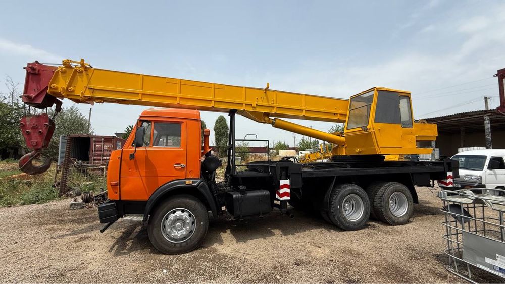 Kamaz kran Ivonaves 25t avtokran