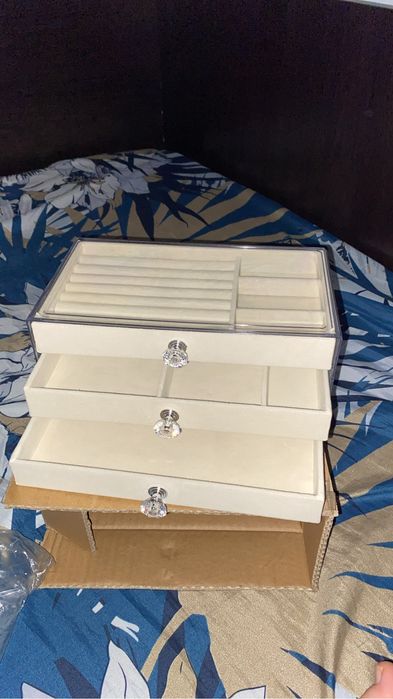 Organizator bijuterii