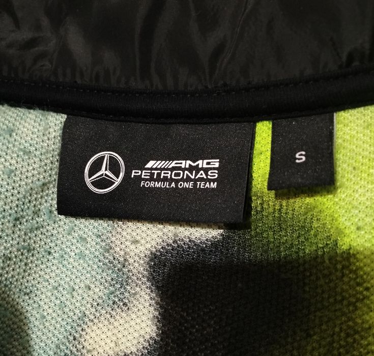 Jacheta și pulover Mercedes -AMG mărime M-L