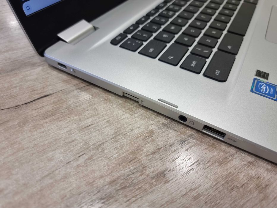 Лаптоп ASUS Chromebook C523