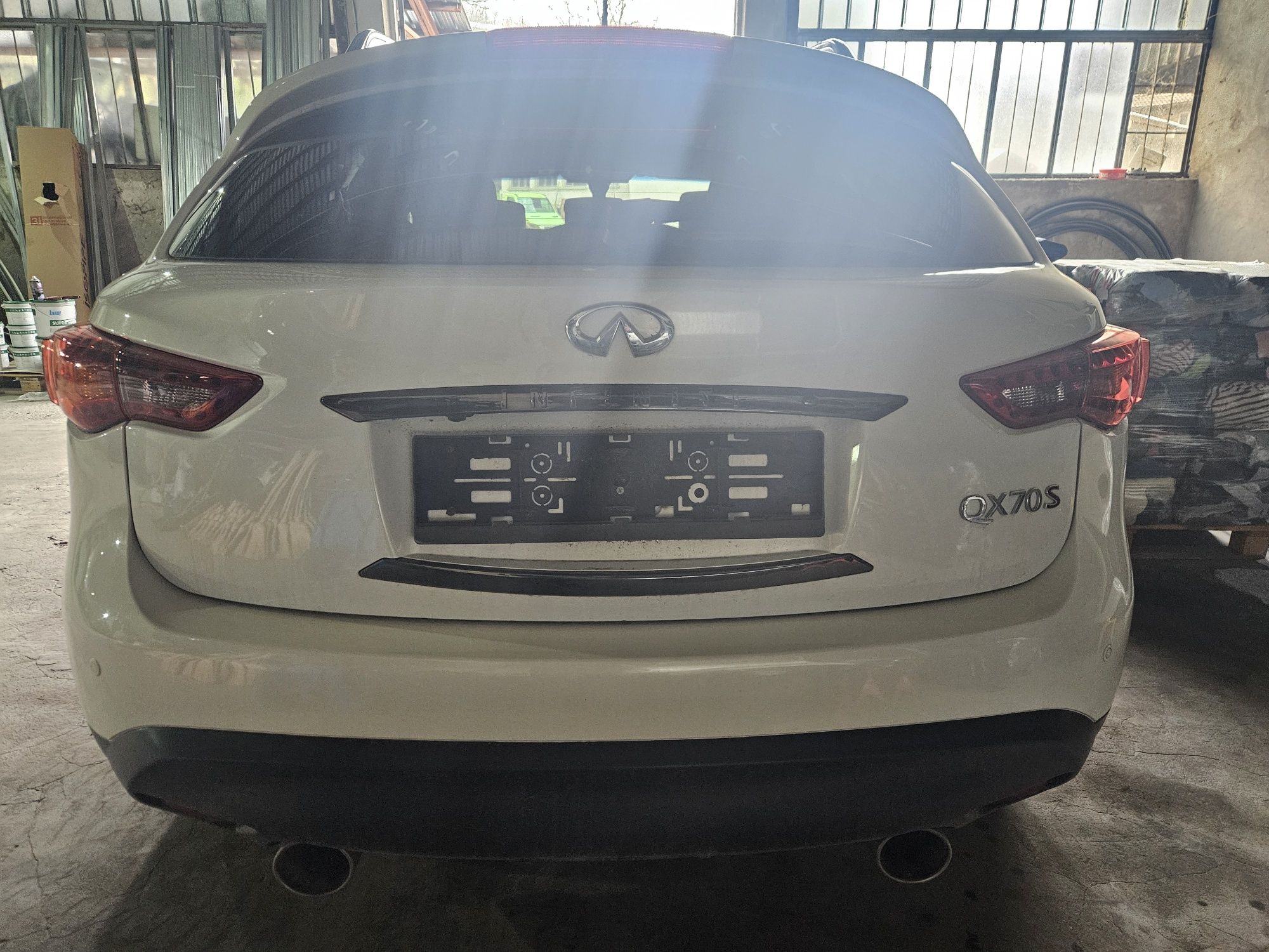 Infiniti QX70s 3.0d 2015г На части