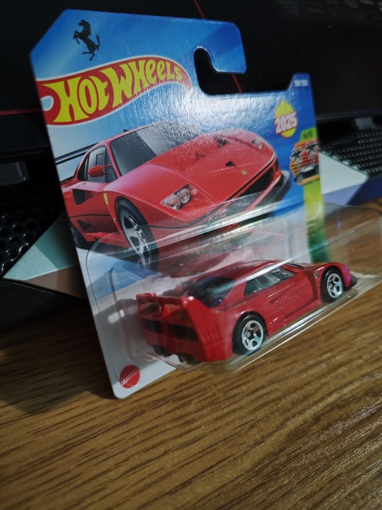 Hot Wheels Ferrari F40 2025