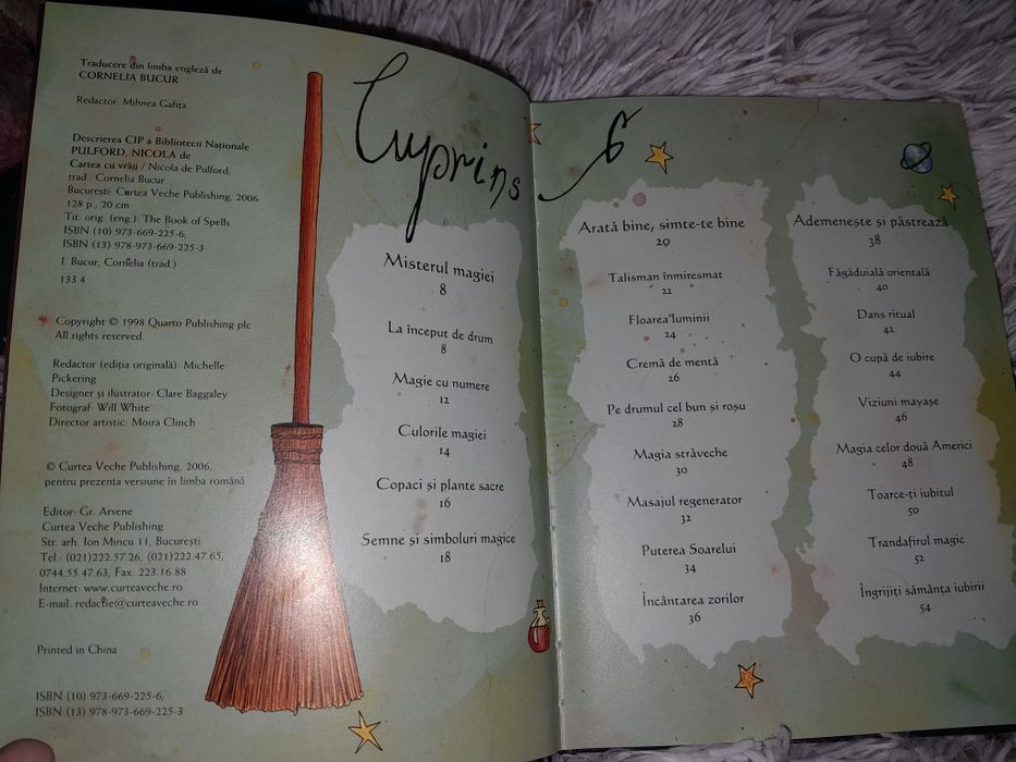 Rara Carte de vraji ritualuri grafica deosebita imagini color colectie