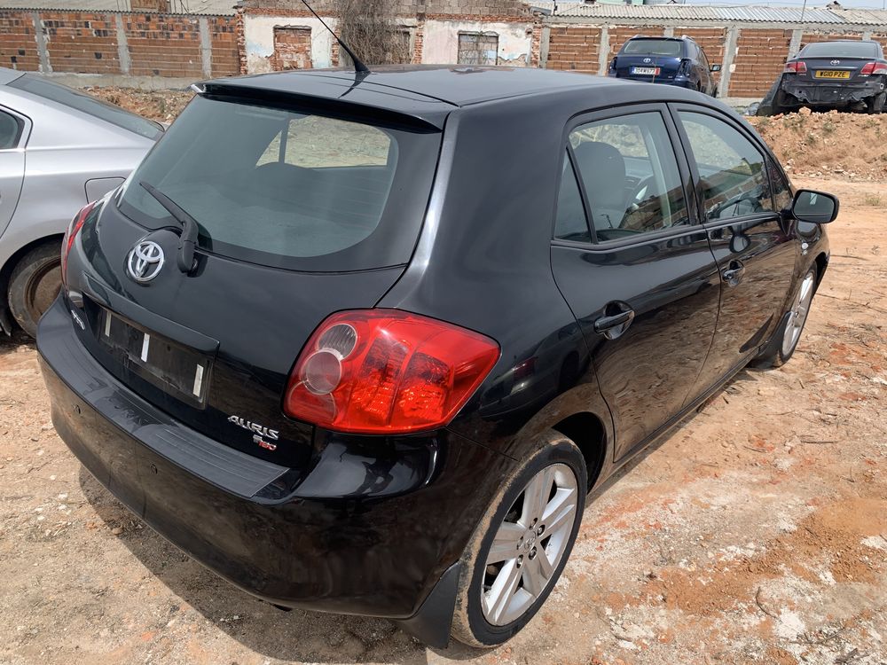 НА ЧАСТИ! Toyota Auris 2.2 177 D-Cat  Перфектни дюзи