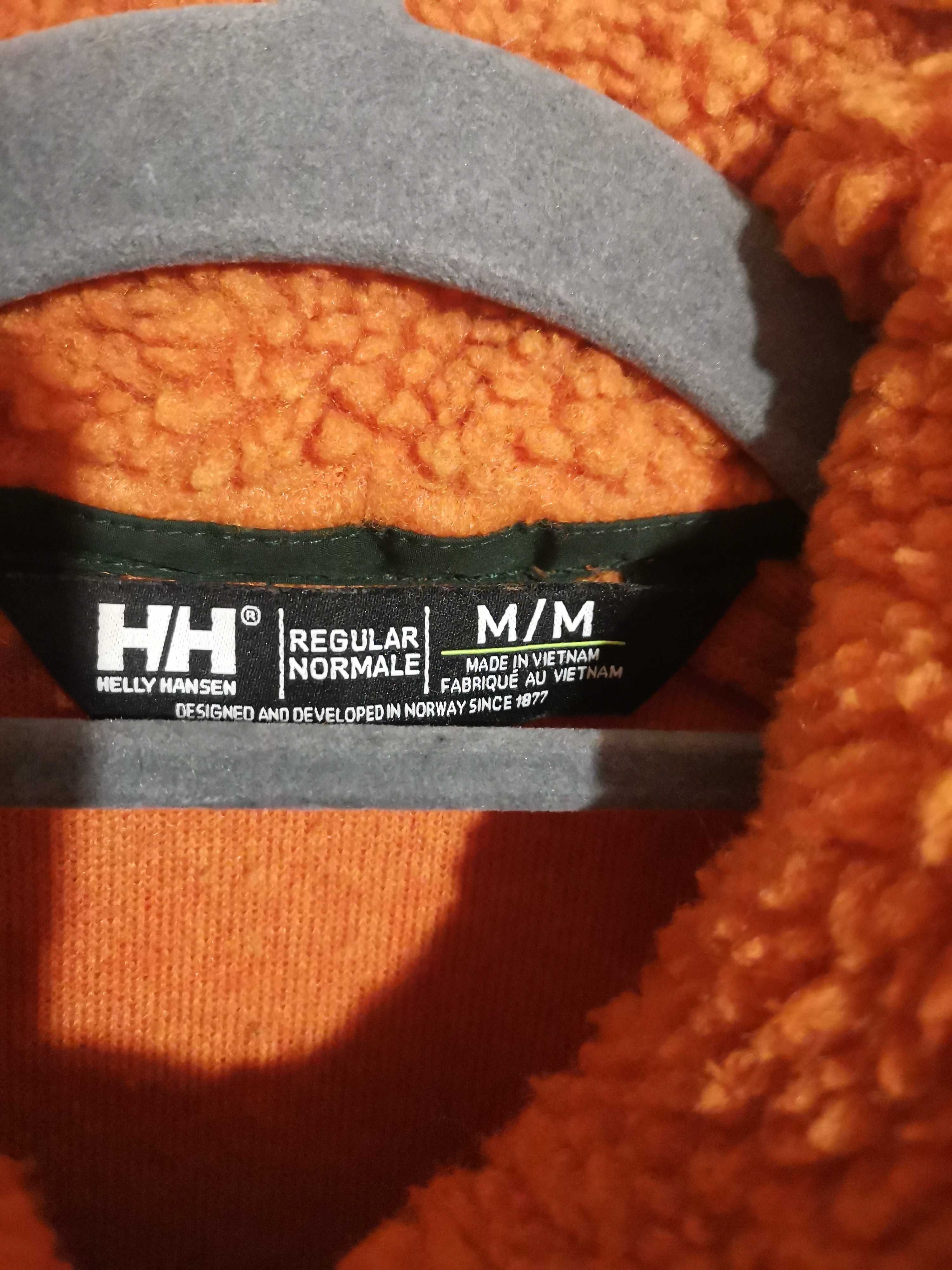 Helly Hansen Yu 1/2 zip borg fleece in orange/khaki.