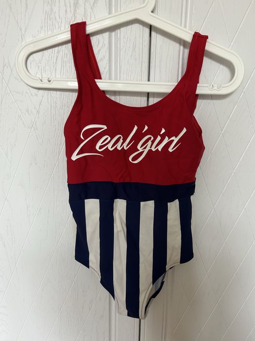 Продам купальник для плавания