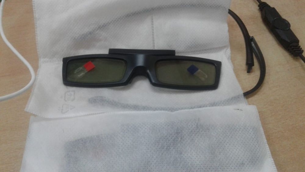 Продам 3D очки SAMSUNG SSG-5100GB - 2 пары