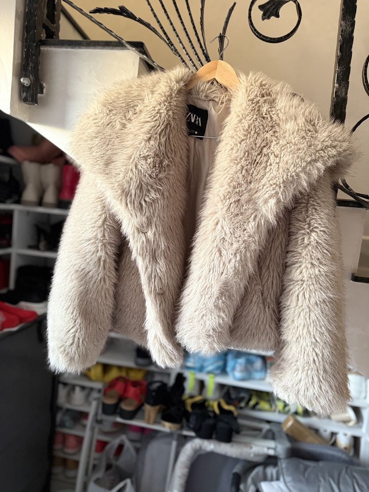 Палто ZARA косъм S размер