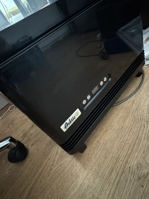 Vitrina frigo cu ventilatie anti condens