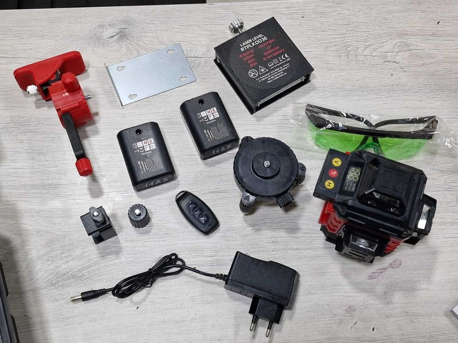 НОВ! 4D Лазерен нивелир RED TECHNIC RTPLK0036 / пълен комплект