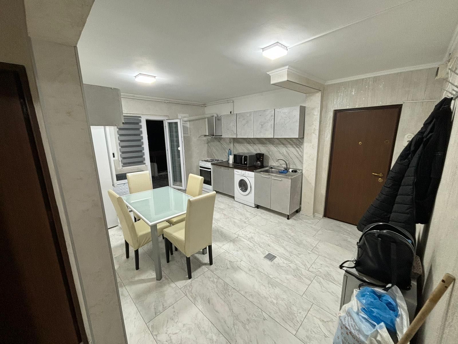 Închiriez apartament