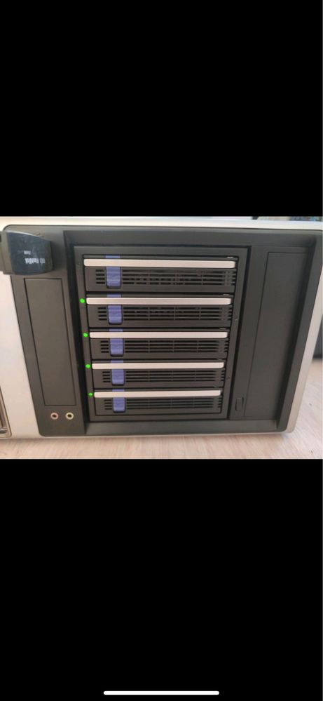 Sistem Personal Server sau NAS custom 8TB (4x2TB WD Red)