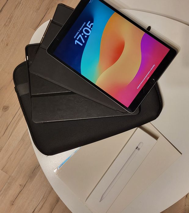 Ipad pro 10.5" (2017) cu Apple pencil, 2 huse, geanta, folie paperlike