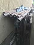 Vând schelă metalică  trei picioare  pret 1500 lei