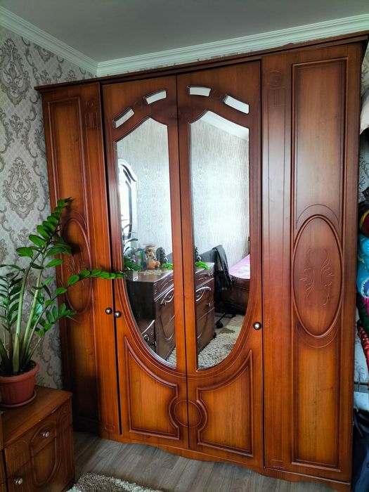 Спальный гарнитур