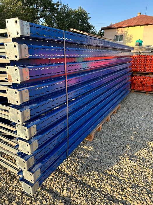 Vindem rafturi metalice profesionale