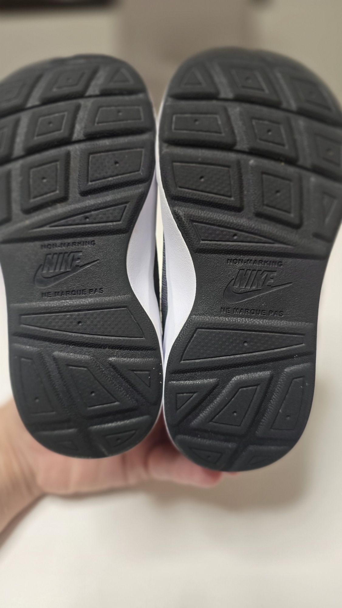 Маратонки nike 25 номер