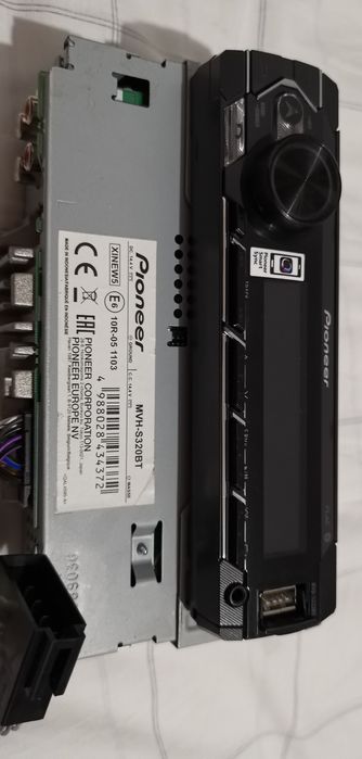 Mp3 auto Pioneer MVH-S320BT stik