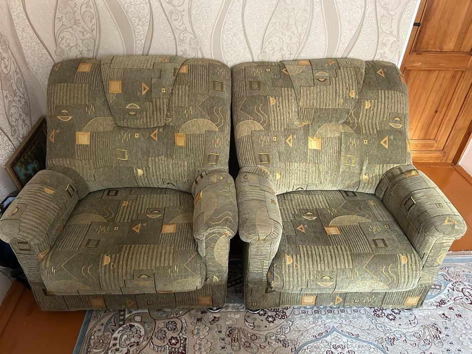 Кресла мягкие — 2 штуки,Б/у отличное состояние