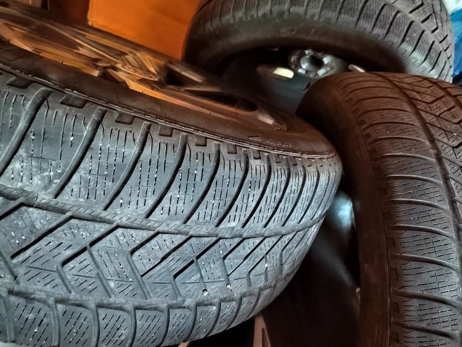 Зимни Гуми Pirelli 235/55/19
