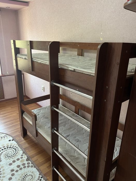 Двухярусная кровать