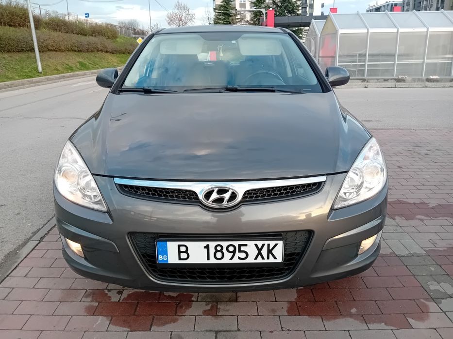 Hyundai i30 1.6i EXCLUSIVE PACK!!
