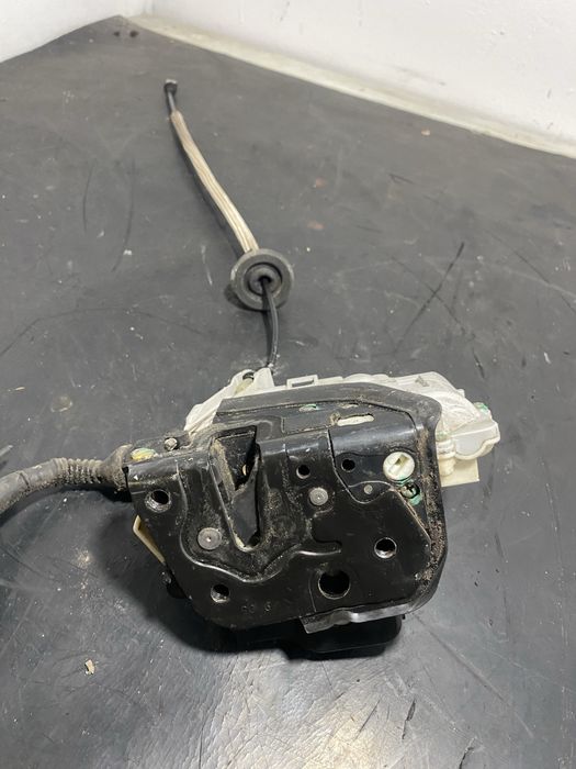 Broasca usa dreapta fata Audi A3 8P A6 C6 A4 B7 4F1837016