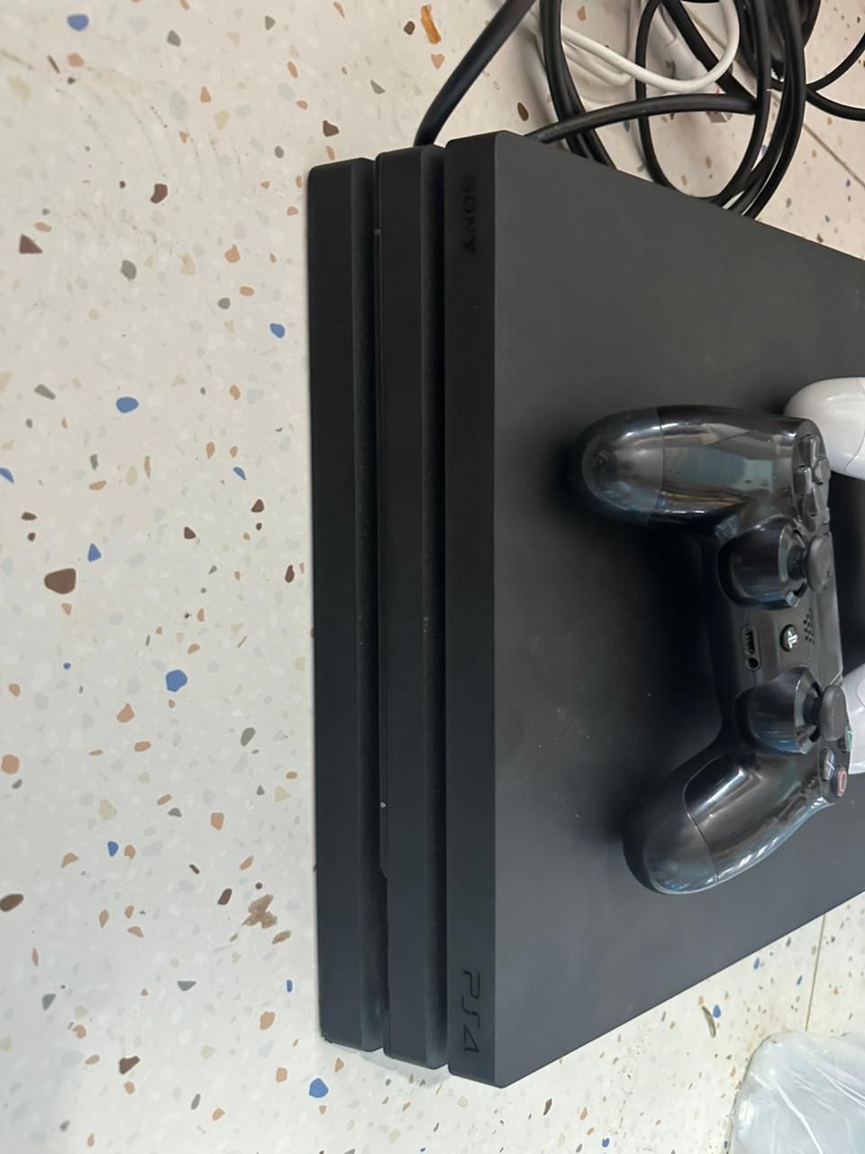 Ps 4pro   1tb  1диск бар