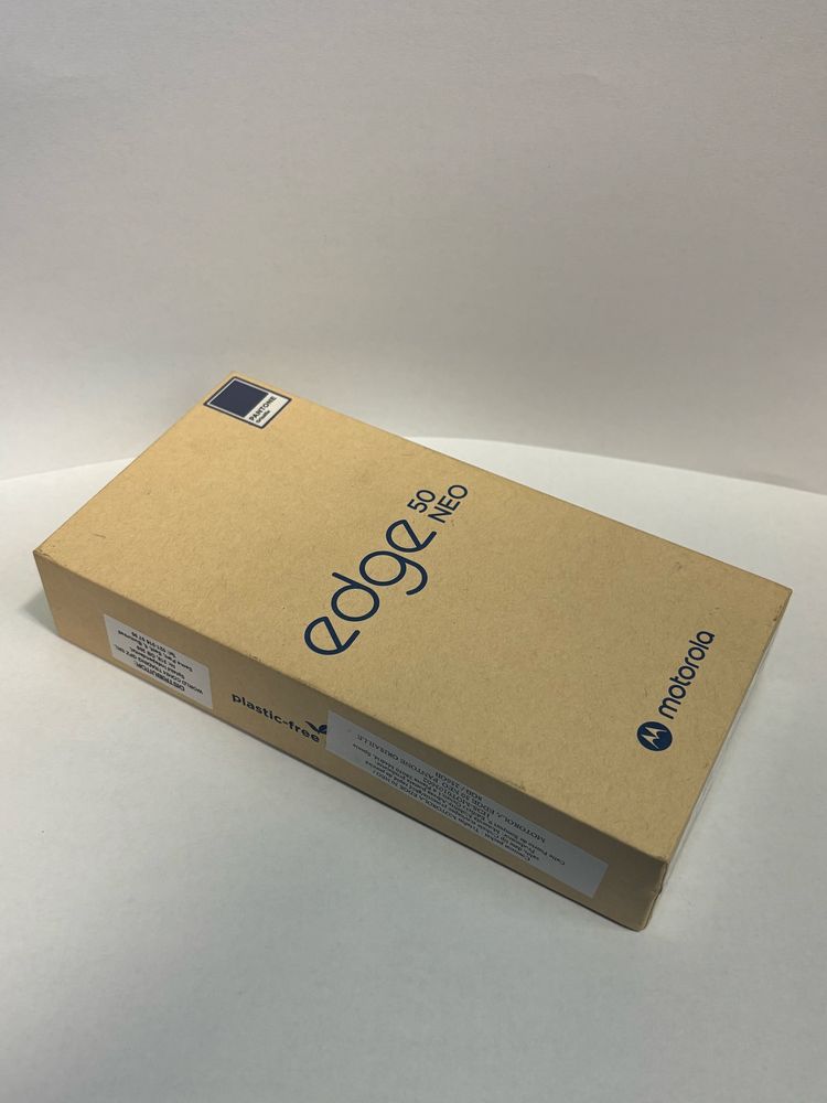 MDM vinde: Motorola Edge 50 Neo, 256GB, Pantone Grisaille.