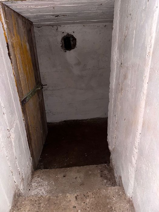 Vand garaj + beci /spatiu depozitare - proprietar