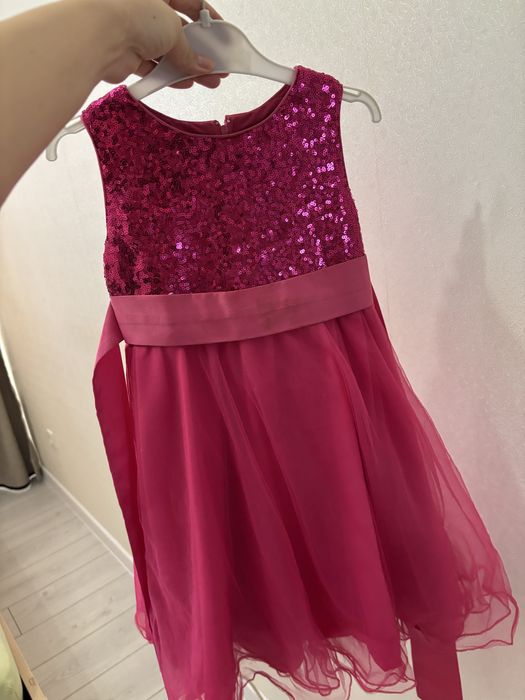 Продам платья на девочку