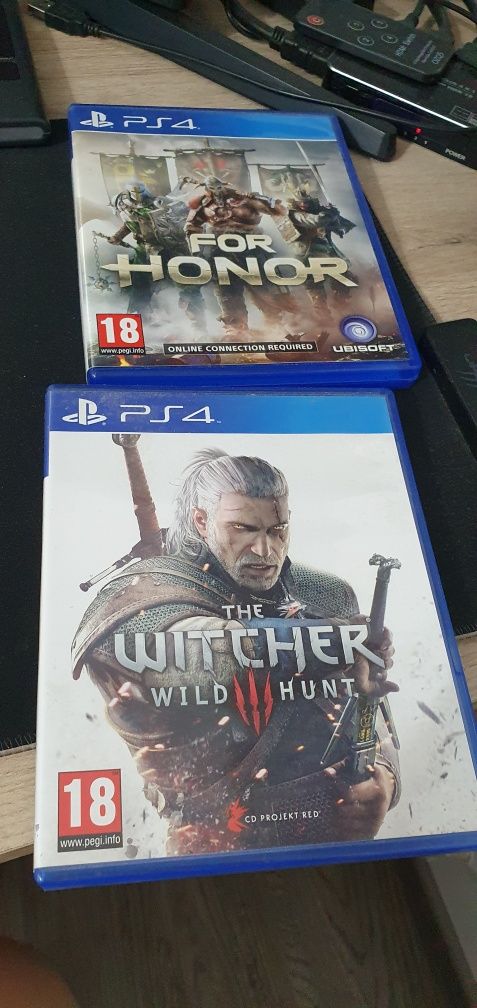 De vânzare 2 jocuri ps4