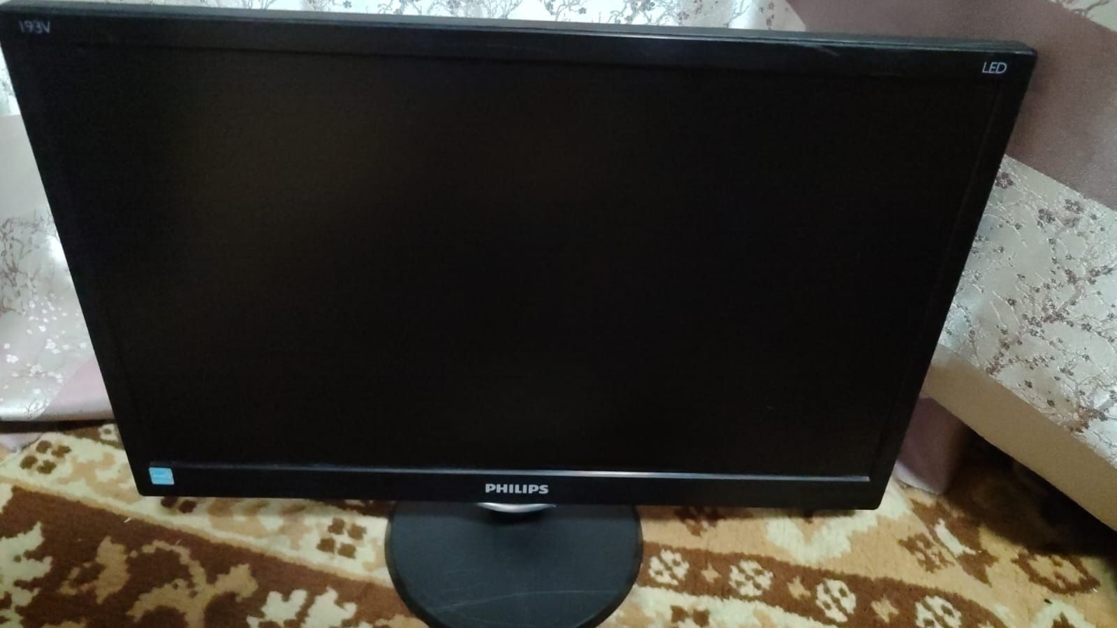 Монитор Philips 18,5 дюймов. В объявлении подробно.