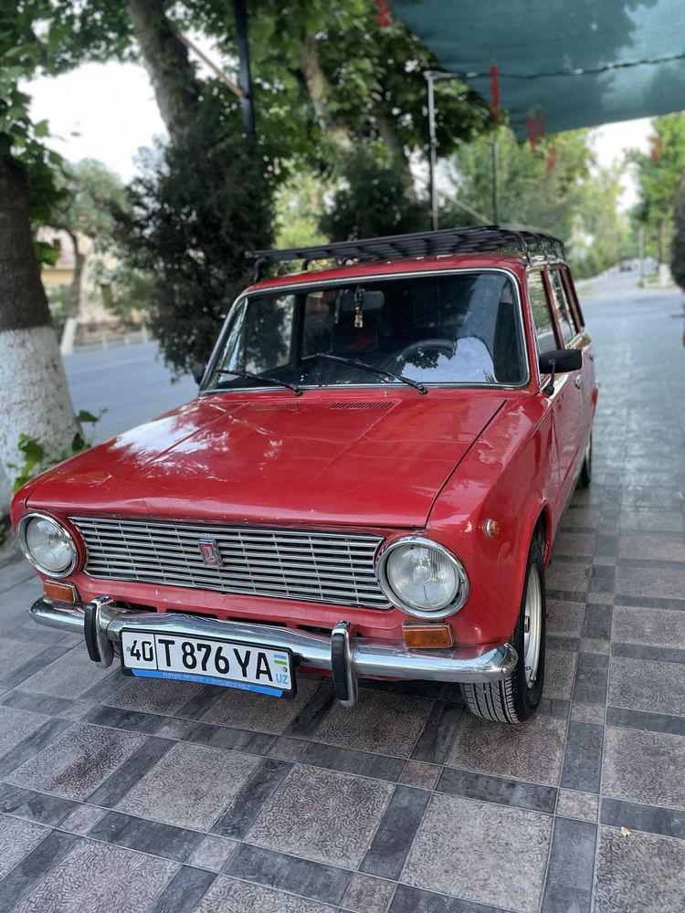 Lada Vaz 2102 sotiladi