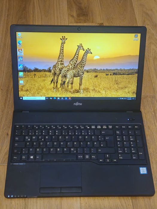 Laptop Fujitsu Lifebook A359 impecabil i5 8GB RAM 240Gb SSD