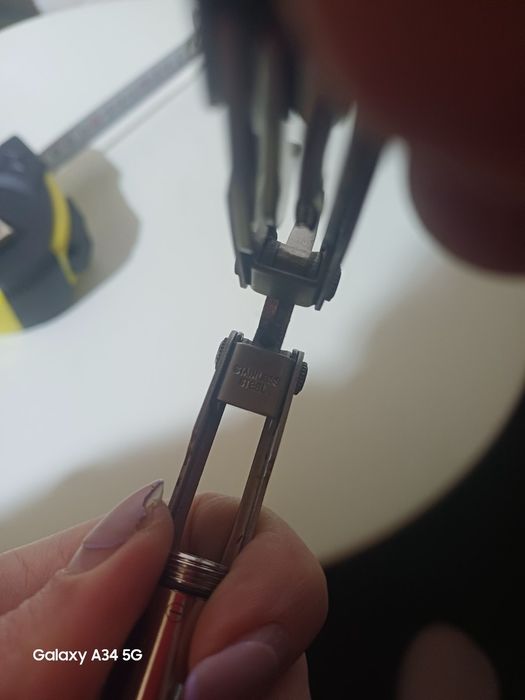 Сгъваема клеща..