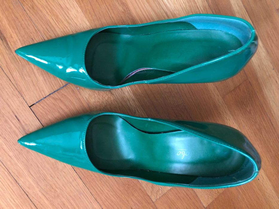 Зелени лачени обувки