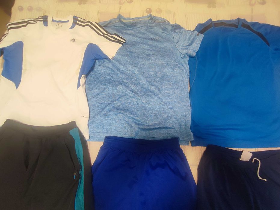 Лот сини спортни тениски и панталони
