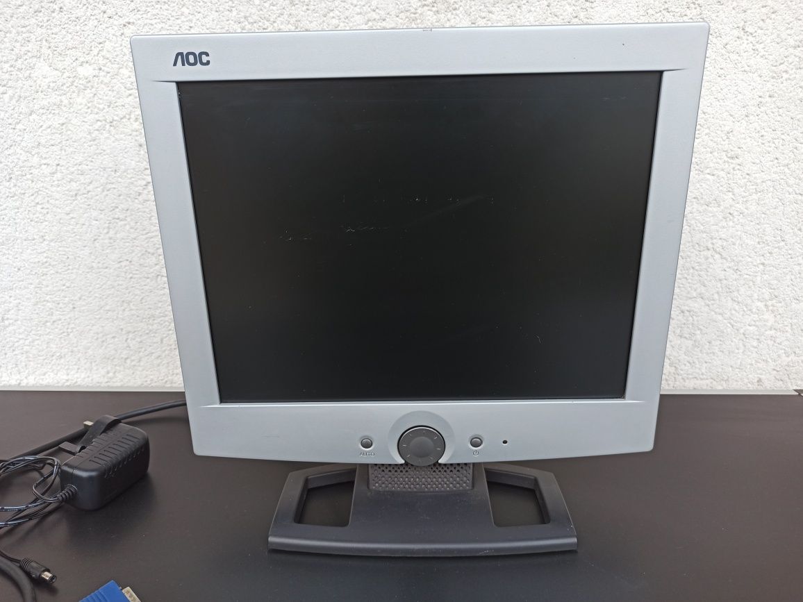 Monitor LCD AOC 15" inch pc calculator vga