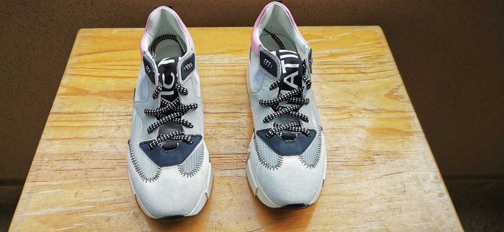 Оригинални маркови дамски маратонки / сникърси - VIC MATIE - 36 номер